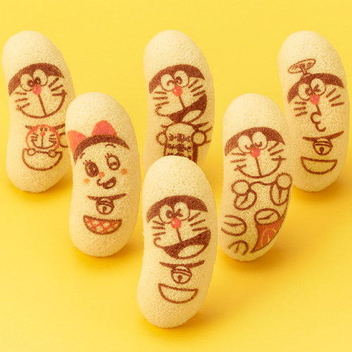 【人气】日本代购东京香蕉tokyo banana哆啦A梦联名蛋糕夹心饼干