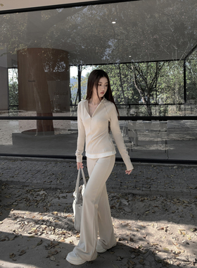 GEMQI 2025新款超火一整套高级感巨好看的运动套装秋冬德绒两件套