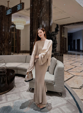 GEMQI米杏色宽松针织长袖打底上衣女春+鱼尾包臀半身裙子两件套装