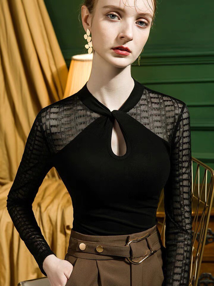 洋气别致网纱拼接打底衫女长袖蕾丝袖子t恤胸前胸口镂空上衣秋款