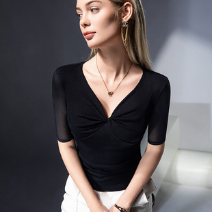 v领胸前抽褶薄纱t恤打底衫女夏季独特设计感性感紫色网纱半袖上衣