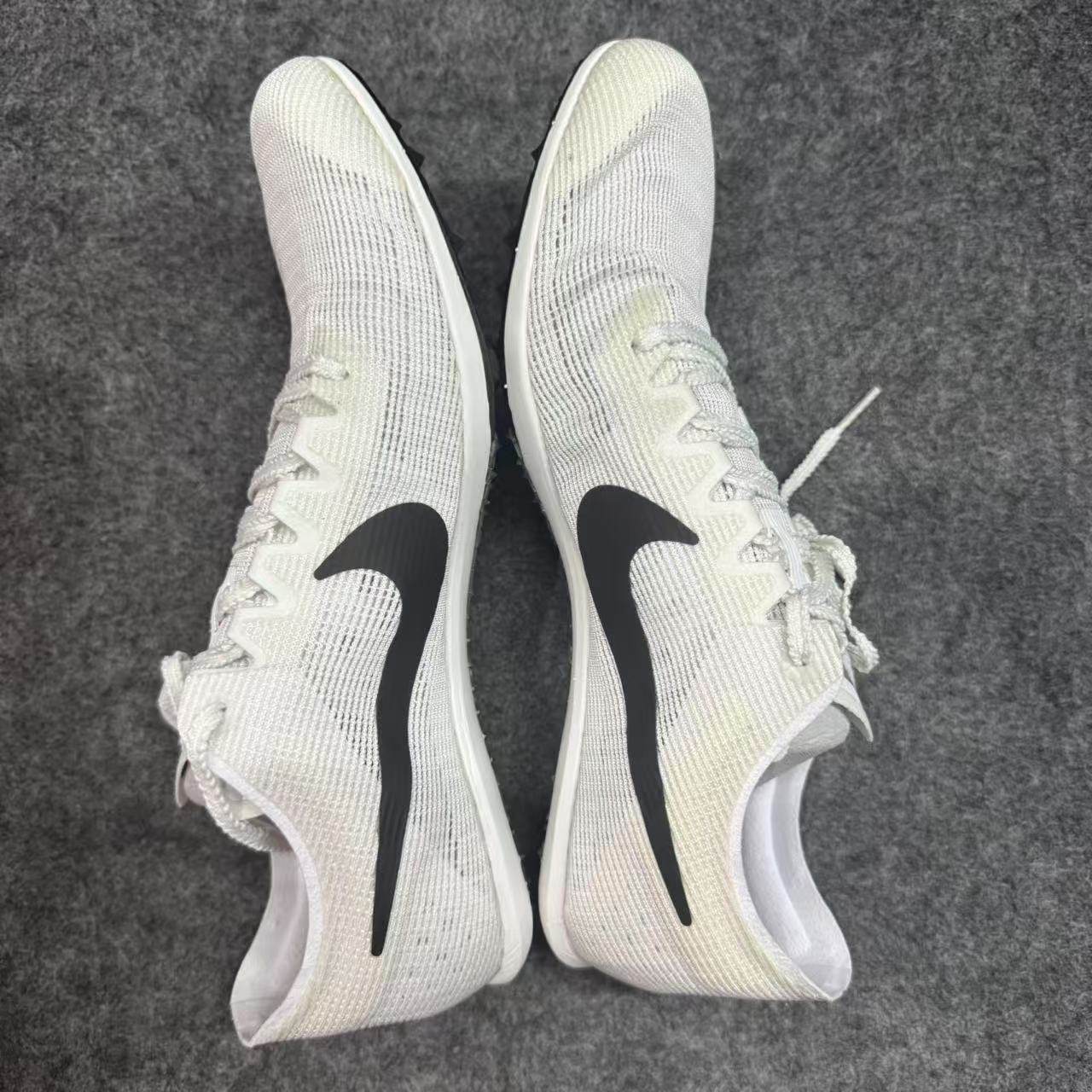 瑕疵处理Nike Zoom Mamba 6 低帮运动训练跑步鞋男 DR2733-100