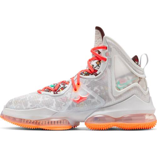 耐克LeBron19高帮篮球鞋
