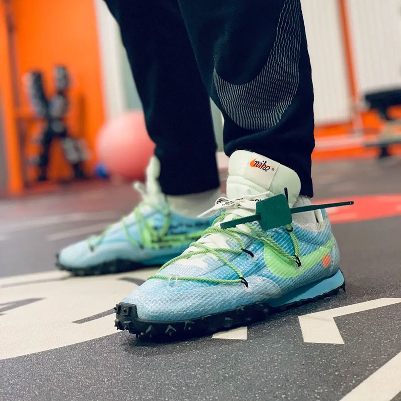 Nike钉鞋女子跑步鞋联名