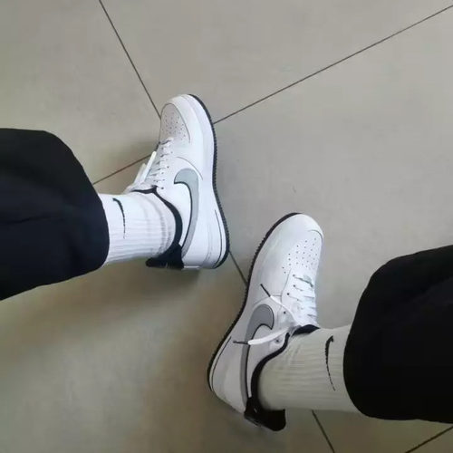 AF1空军一号白黑男低帮板鞋