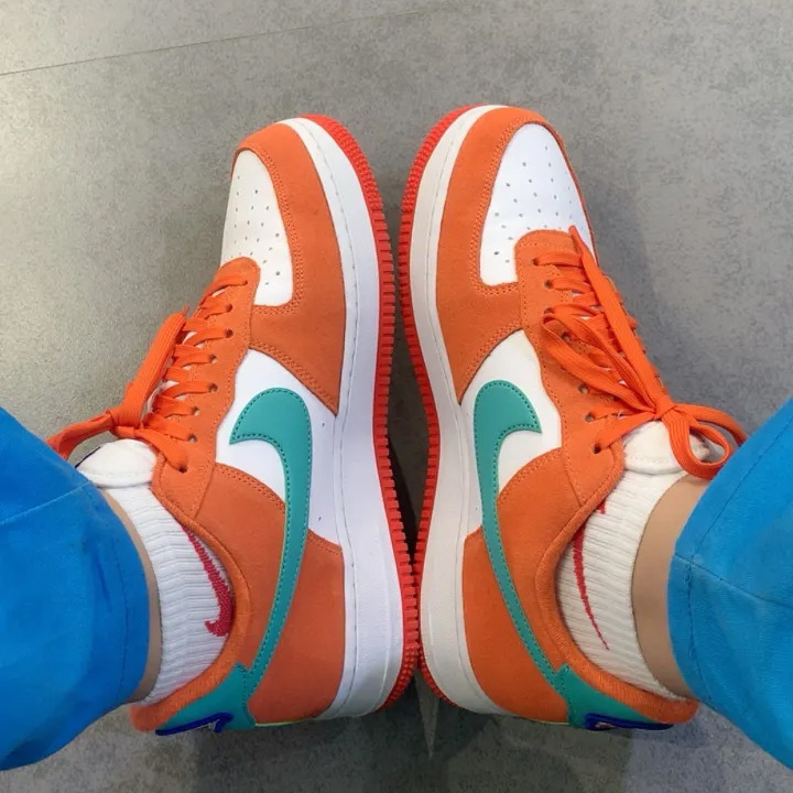 AF1空军一号白橙色男低帮板鞋