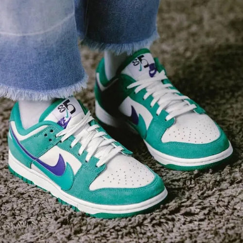 Nike白绿蓝双层钩女低帮休闲板鞋