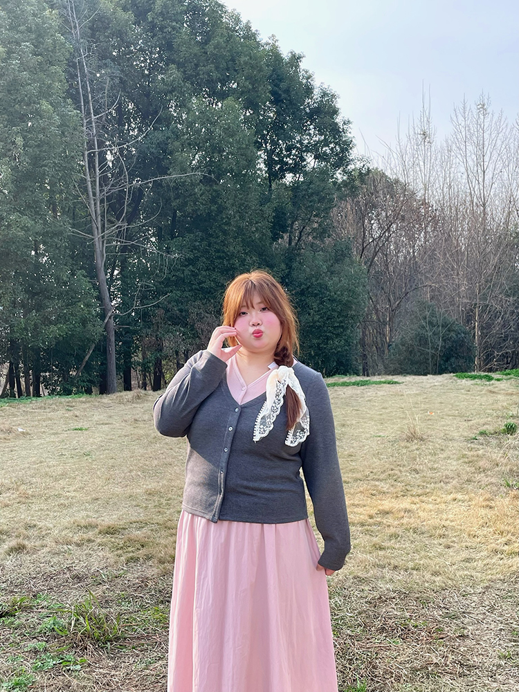 Large Size V-Neck Top Fake Two-Piece Spring Fat mm Covers the Flesh and Looks Slim 100kg Korean Top and Skirt Suit