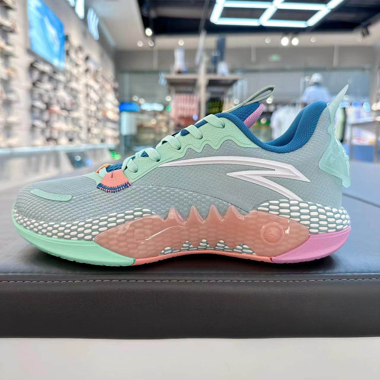 新款安踏狂潮要疯2023秋季实战耐磨透气低帮运动篮球鞋 112331611