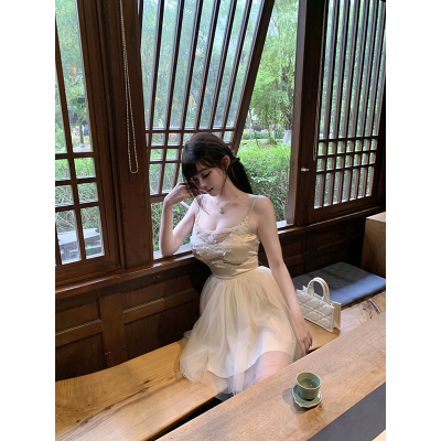 With 99jiu【白纱月梦】蕾丝吊带蓬蓬裙女夏季收腰网纱氛围感短裙