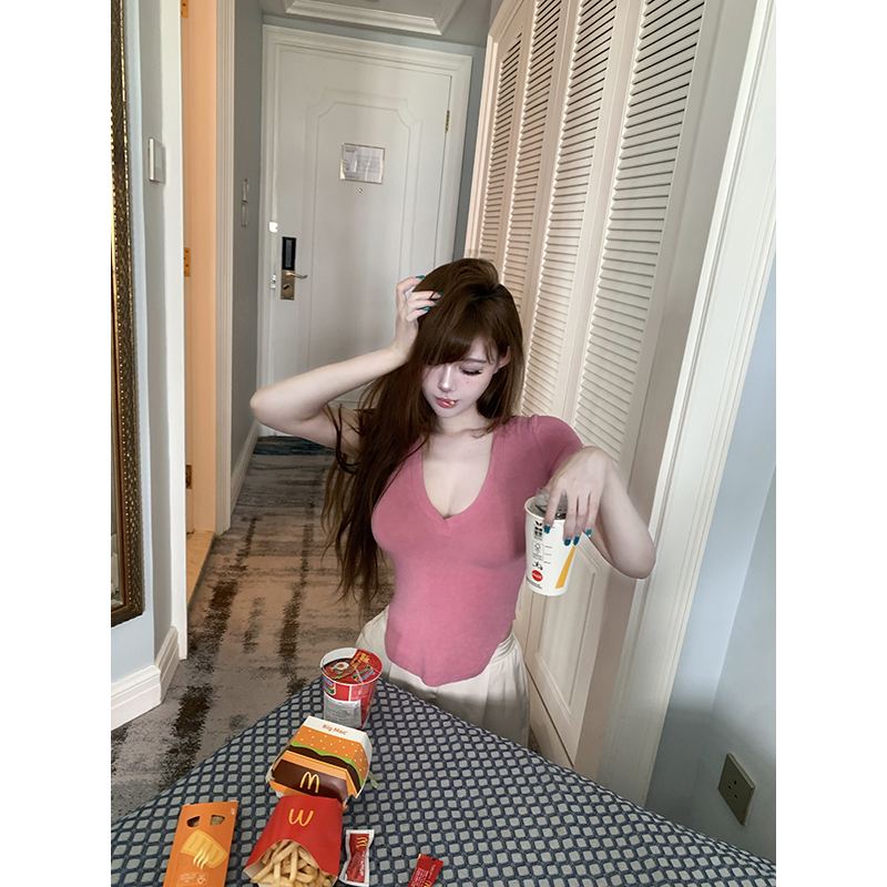 With 99jiu【绝绝T】软糯U领短袖t恤内搭外穿女短款修身显瘦上衣