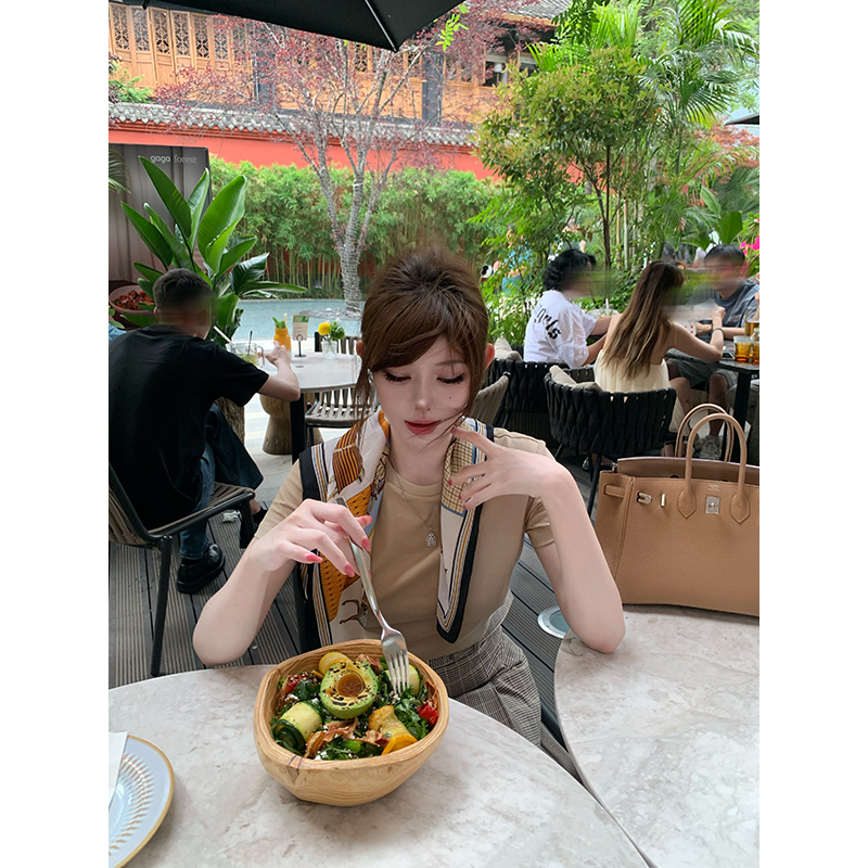 With 99jiu【巴黎假日】休闲套装女格子半裙百搭短袖t恤正肩上衣