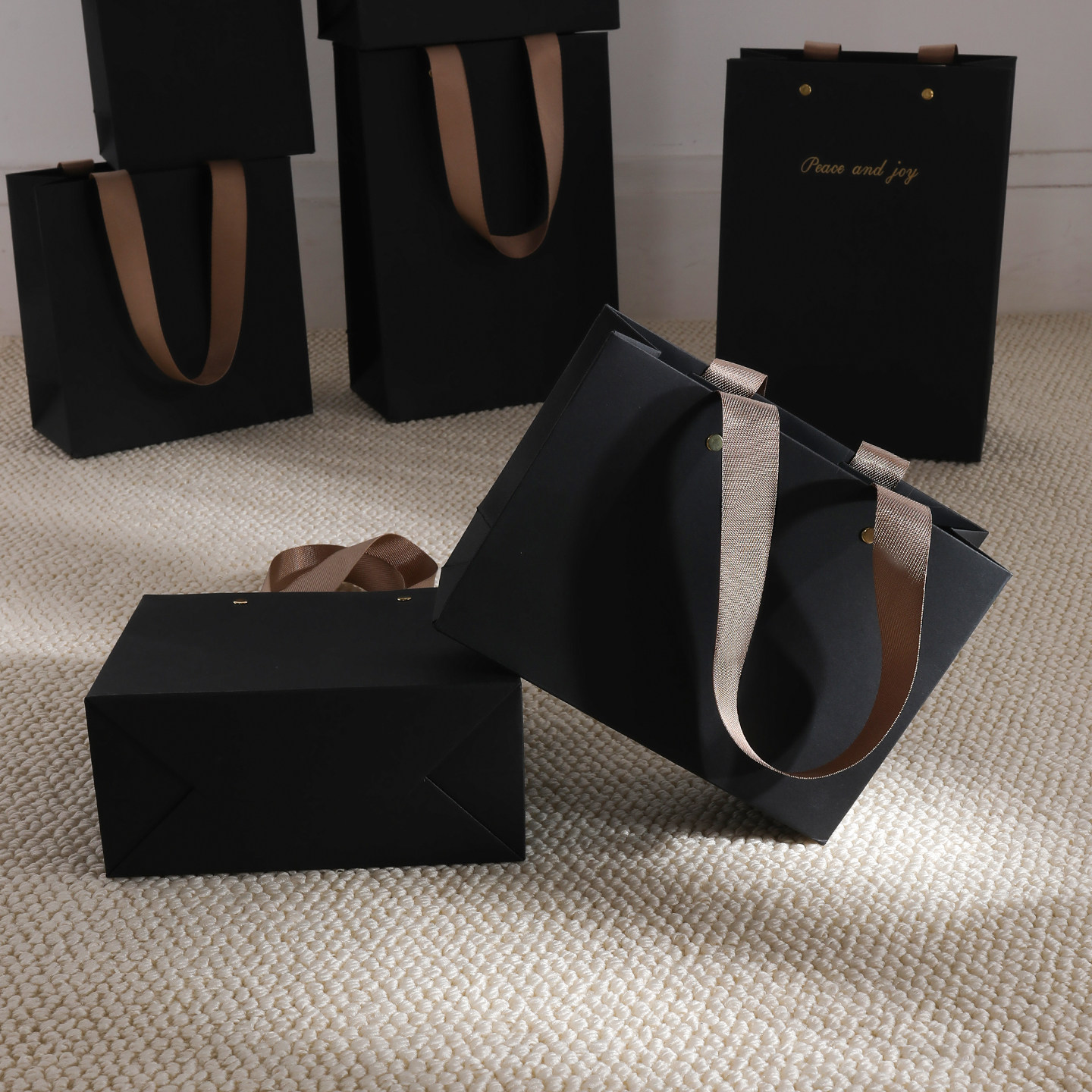 定制高级感黑色简约纸袋手提袋首饰珠宝茶叶包装衣服礼品购物袋子