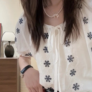 花卉 Young 气质白色夏季 小众薄款 B80671 设计感小衫 Niche