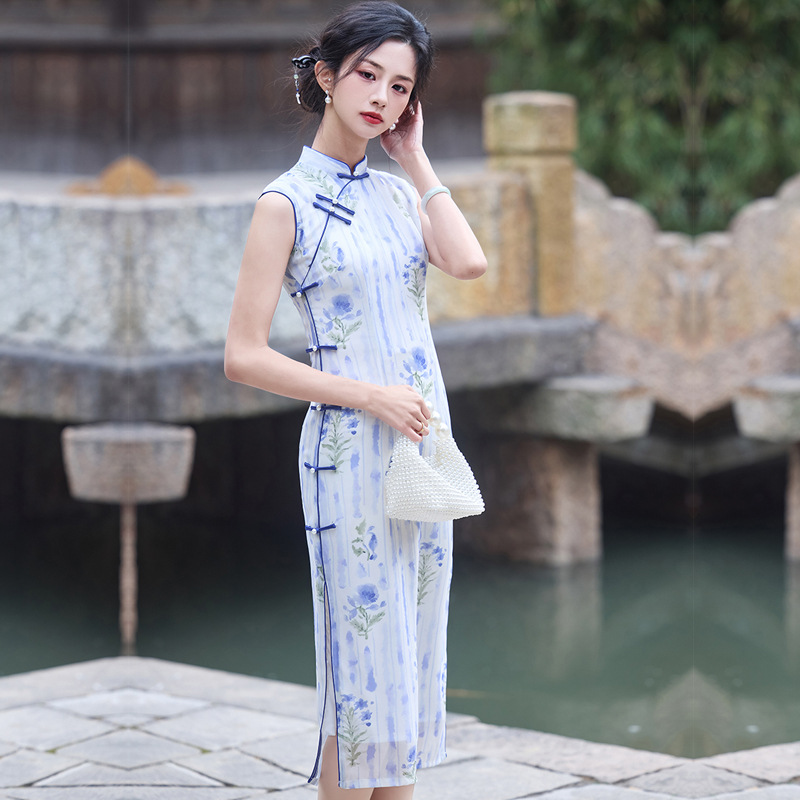 蔓楼兰官方逸红颜独特漂亮一珂锦绣国际大牌旗袍先生崔万志旗舰店