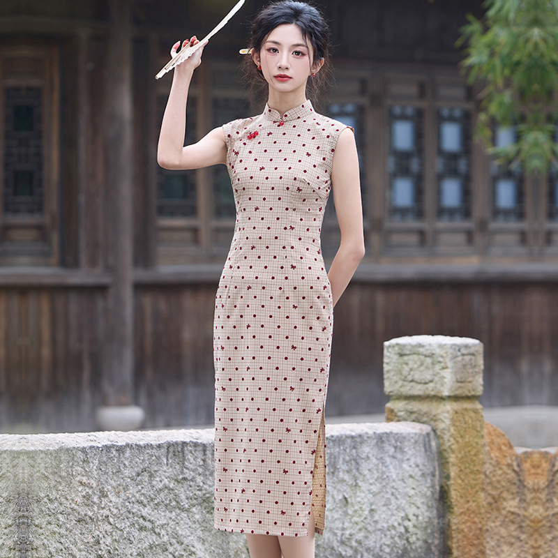 蔓楼兰官方逸红颜独特漂亮古棠精裁国际大牌旗袍先生崔万志旗舰店