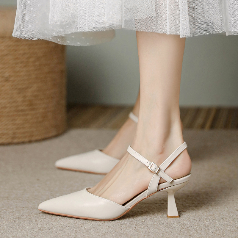 米白色一字带包头细跟凉鞋女