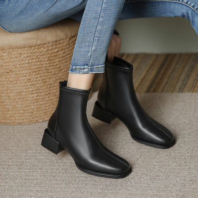 黑色粗跟3cm秋冬新款软皮靴子