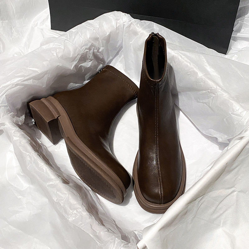 棕色圆头厚底粗跟短靴女马丁靴