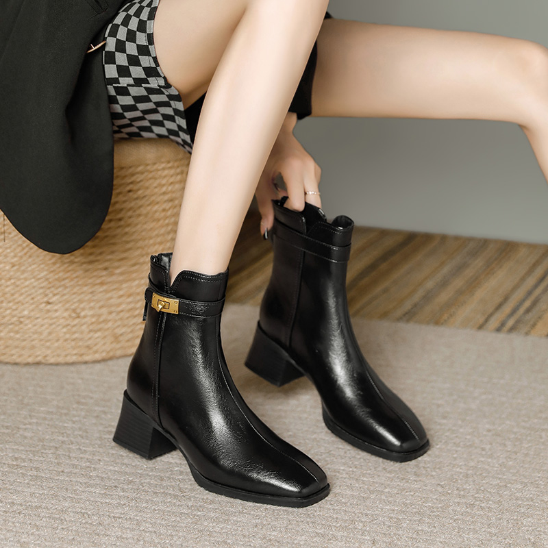 黑色粗跟中跟5厘米短靴女