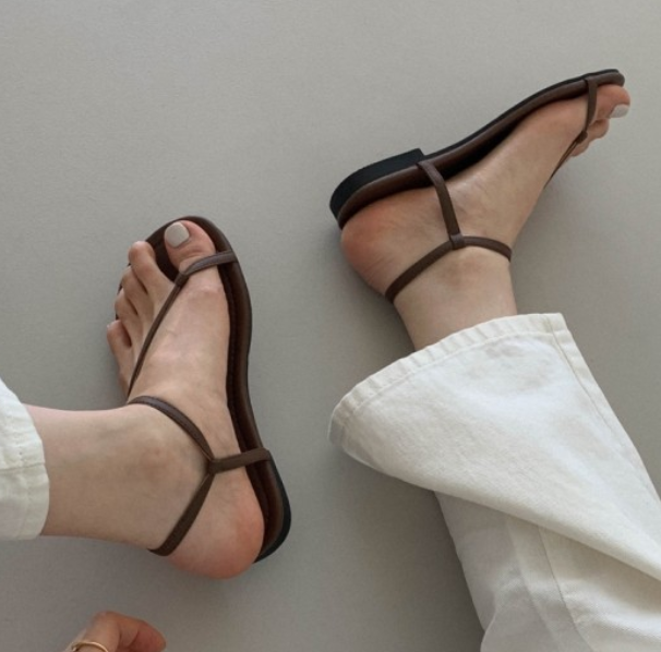 衣玲女鞋显瘦秀气细带套趾夹趾低跟细皮带扣平底凉鞋女夏甜美新款,女鞋,时装凉鞋,淘宝优惠券,粉丝福利购,淘宝优惠卷