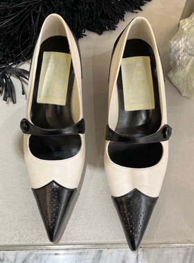 现货衣玲韩国女鞋浅口职业通勤小众风复古雕花拼色尖头鞋镂空单鞋