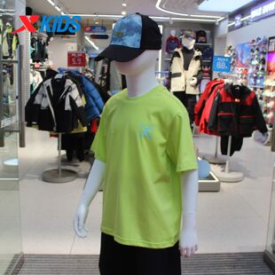 特步儿童宽松t恤2026夏季新款男童荧光绿休闲短袖衫674225018440