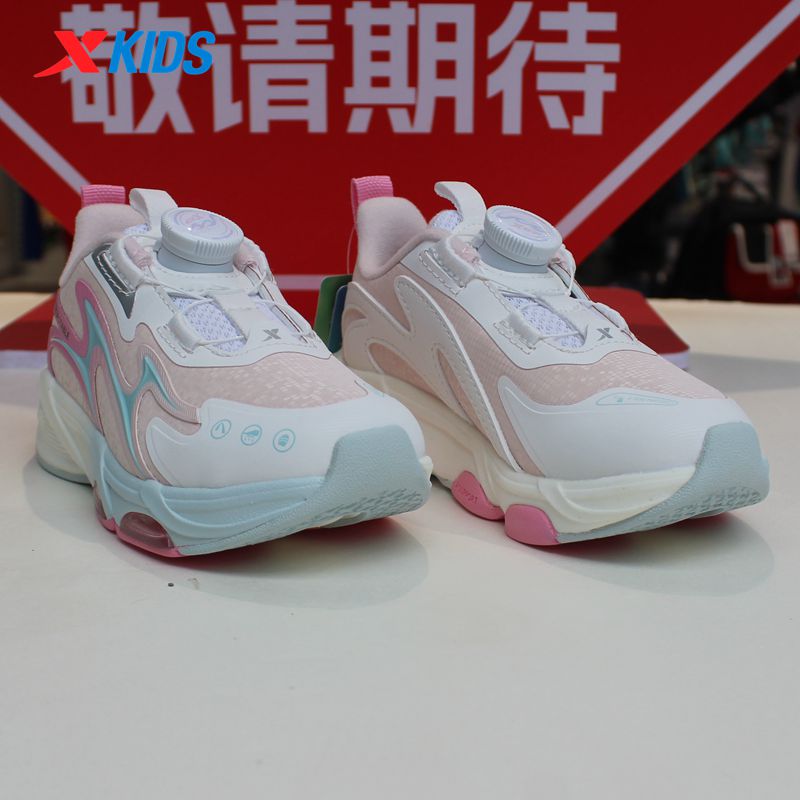 特步儿童女童跑鞋2025冬季新款中小童加绒保暖运动鞋675414113009