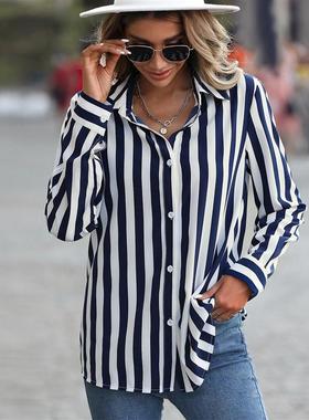 Casual and versatile blue striped shirt 休闲百搭蓝色条纹衬衫