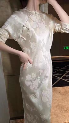 桑蚕丝梅兰竹菊浮雕提花中式旗袍