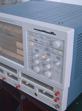 回收二手美国原装Tektronix泰克 CSA8200 CSA8000 取样/光示波器