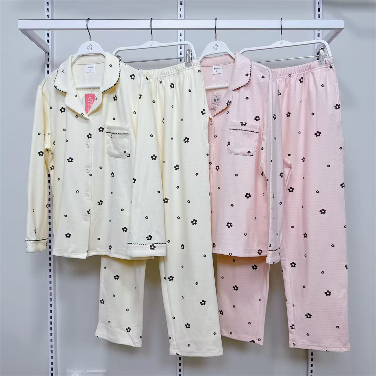 都市丽人睡衣女士秋季印花翻领