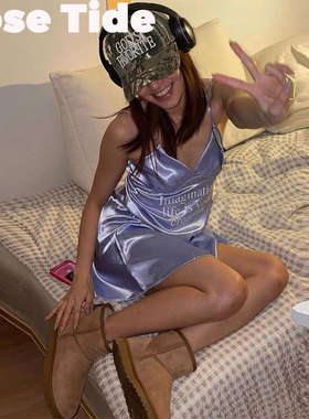 Rose tide买手店正品折扣Praying连衣裙字母印花缎面V领吊带裙