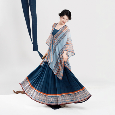 织造司[赴云端]侗族对鸟纹浅蓝披衫度假吊带连衣裙女