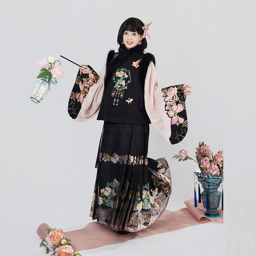 织造司[晴蓉暖翠]原创明制汉服交领琵琶袖妆花马面裙旗袍马甲套装