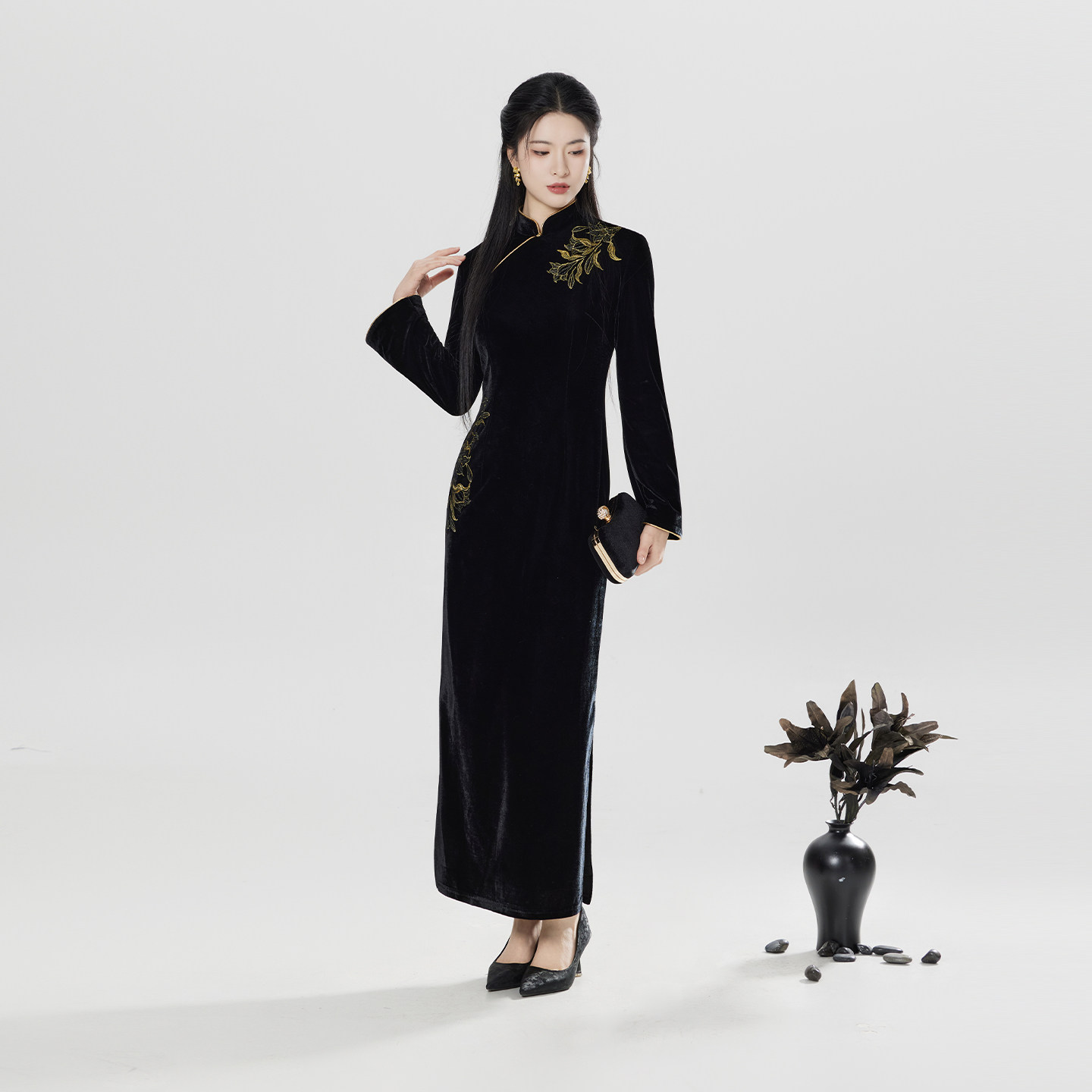 织造司[晚来香]新中式弹力修身丝绒刺绣长袖旗袍礼服冬装连衣裙女