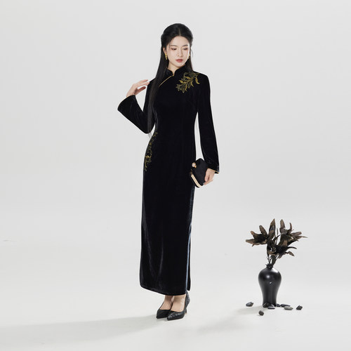 织造司[晚来香]新中式弹力修身丝绒刺绣长袖旗袍礼服冬装连衣裙女