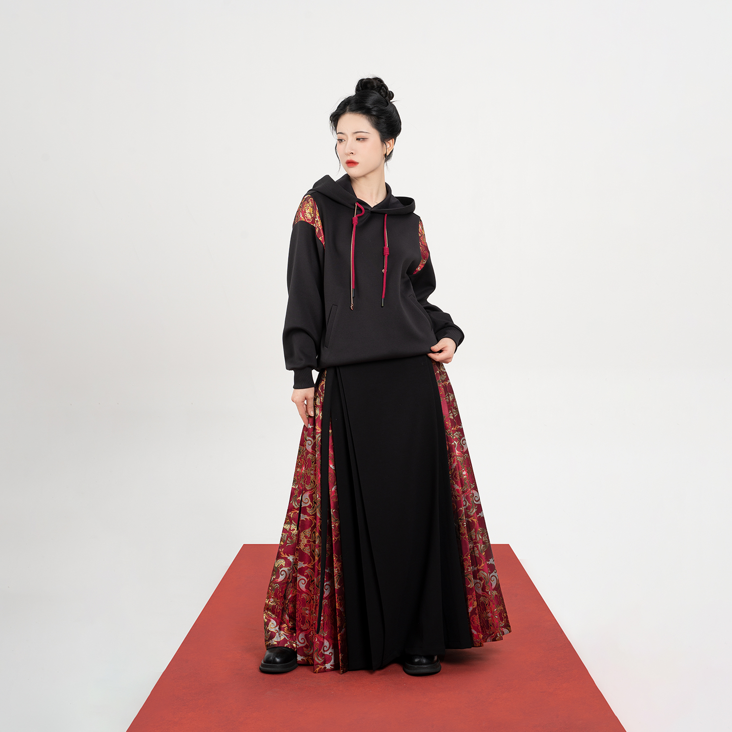 织造司[如芒在鹿]过年穿搭新中式国风红色妆花连帽卫衣女配马面裙