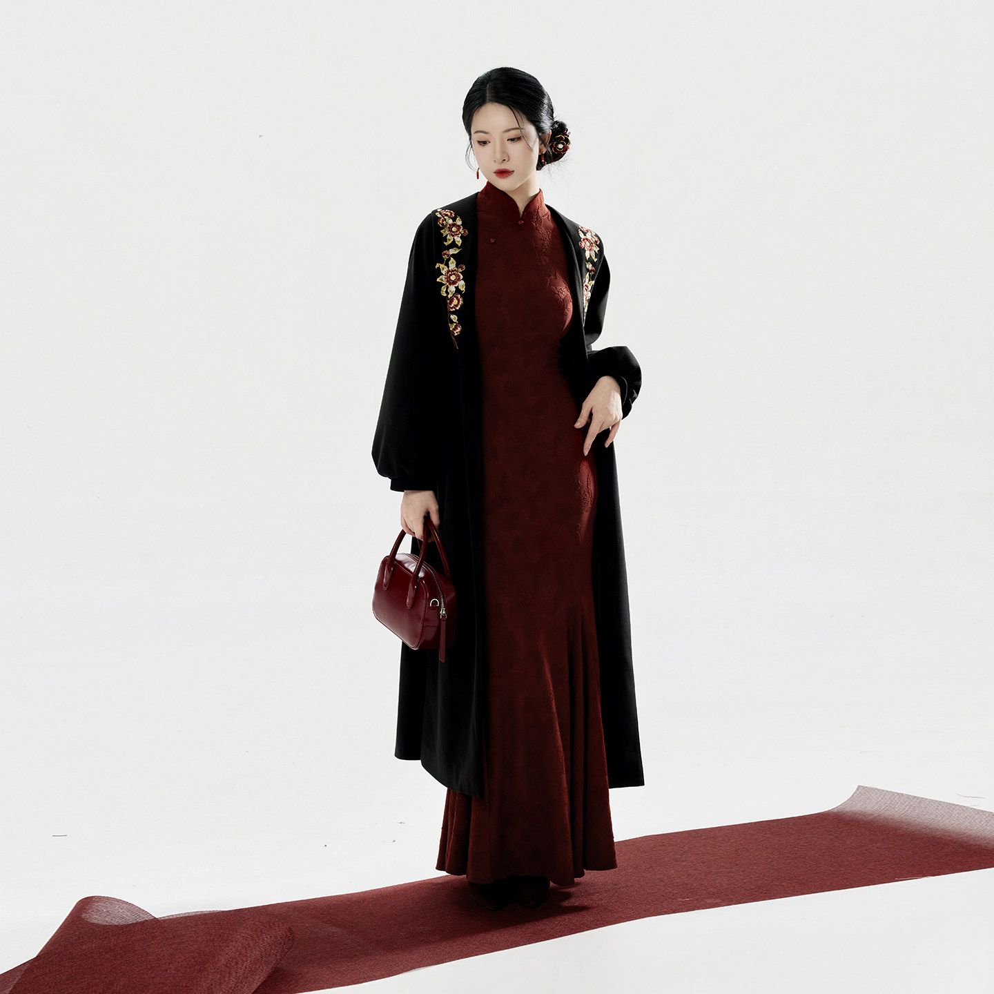 织造司[暮山茶]新中式束口泡泡袖绣花翻领呢子大衣女外套2025新款,女装/女士精品,汉服套装,淘宝优惠券,粉丝福利购,淘宝优惠卷