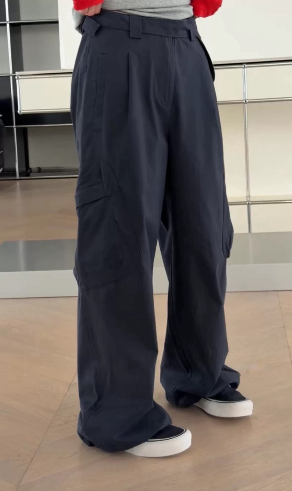 诗歌兰女装2026春款 43612潮流运动风复古收口休闲裤口袋工装裤