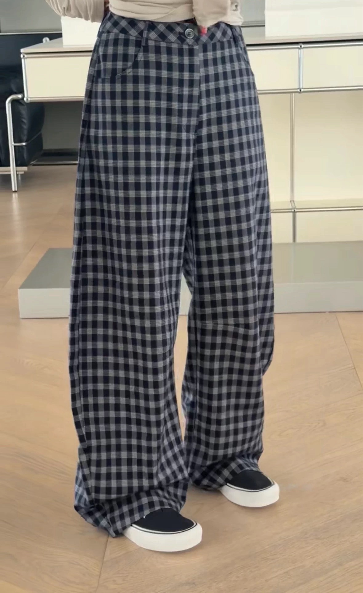 诗歌兰女装2026春款 29830休闲慵懒舒适韩系薄款弯刀裤格子裤