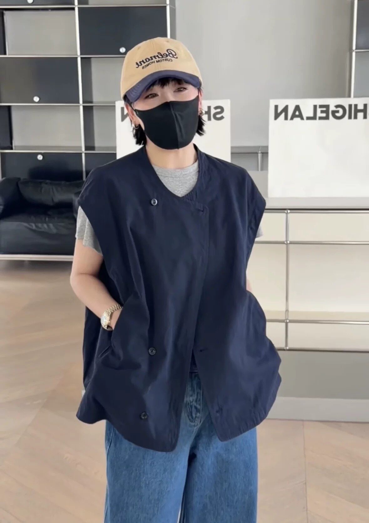 诗歌兰女装2026春款 67243个性户外简约马甲圆领休闲背心外套女