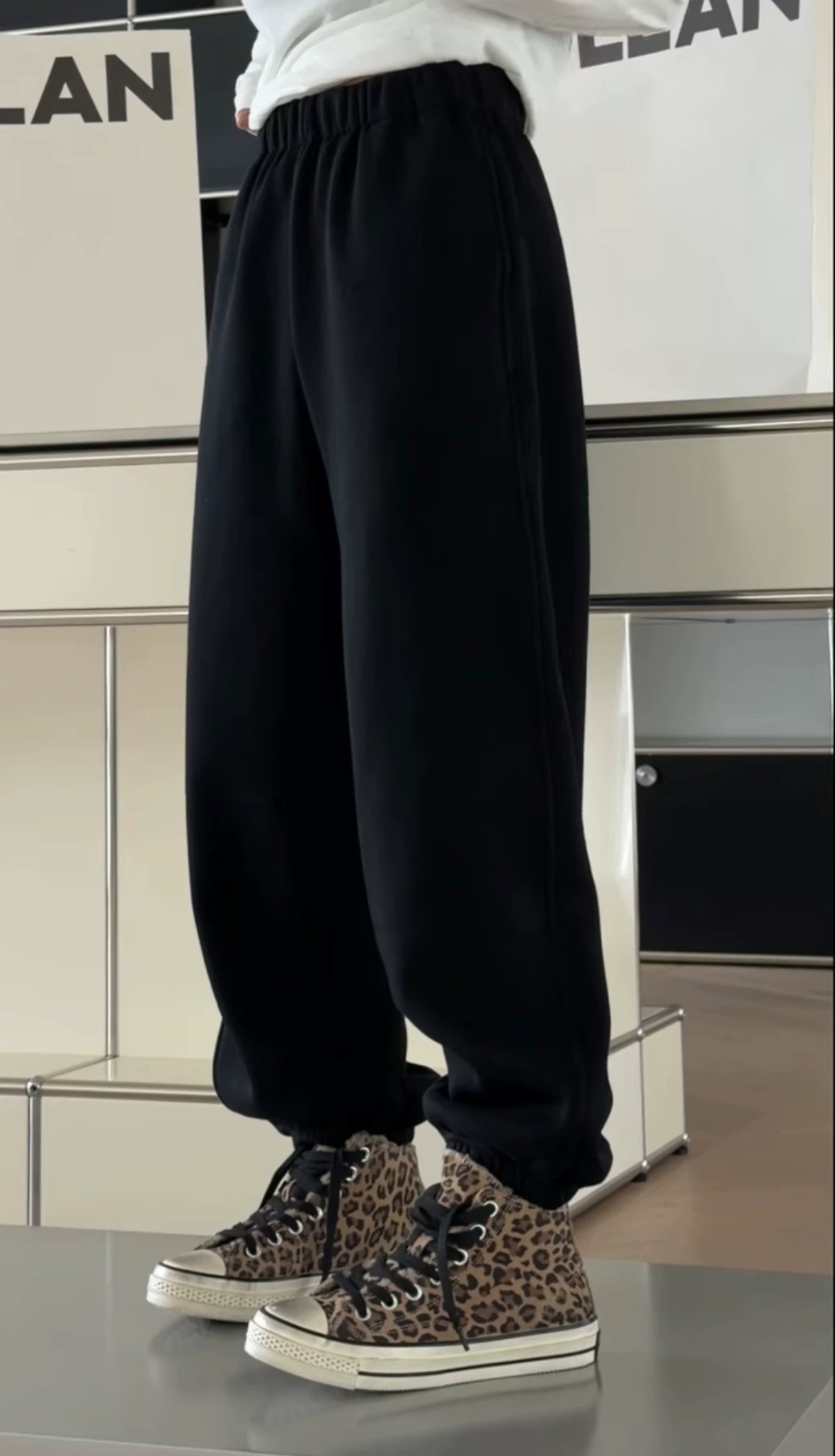 秒发诗歌兰女装2025冬款 582215潮流运动美式休闲裤加绒束脚卫裤