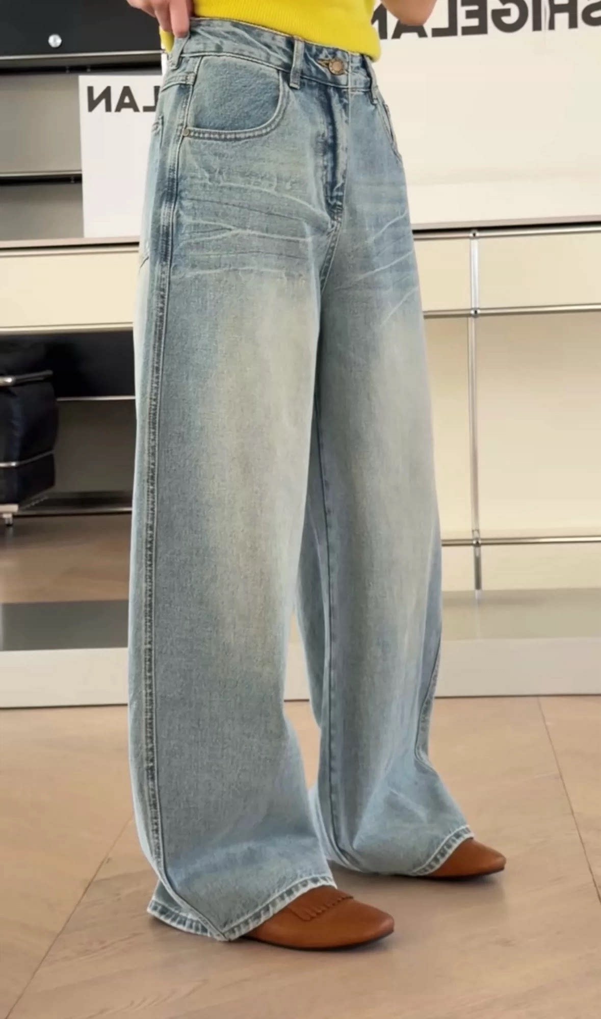诗歌兰女装2026春款 8068休闲美式简约个性街头风磨白直筒牛仔裤