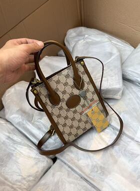 自带高级感！！正价300+！国内公司单~经典PVC老花琴谱包托特小包