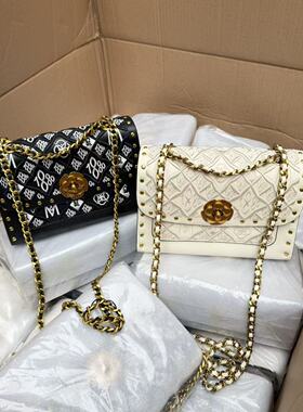 旗见店在售600+！高端货色！重工刺绣！经典山茶花牛皮单肩斜挎包