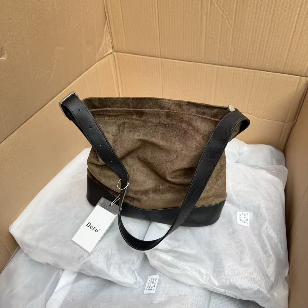 大厂出货！！正价500+！国内公司单~绒面撞色拼色单肩斜挎托特包