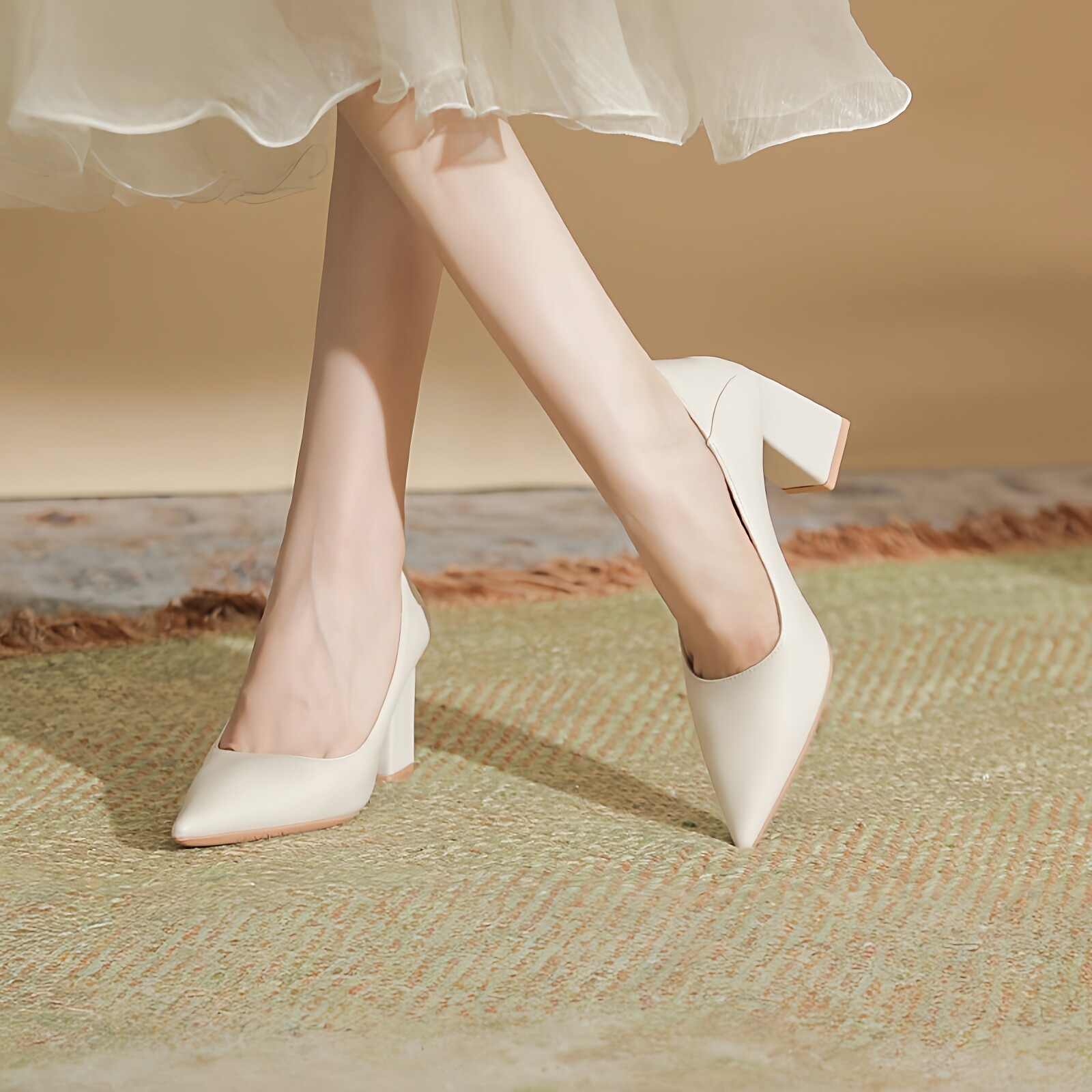 春秋新款法式轻奢高跟鞋粗跟不累脚百搭时尚女鞋气质浅口尖头单鞋