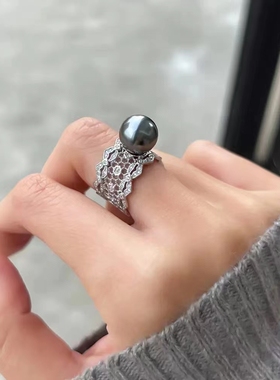 镂空复古蕾丝宽版戒指，时尚个性独特镶嵌施家珍珠12mm开口可调节