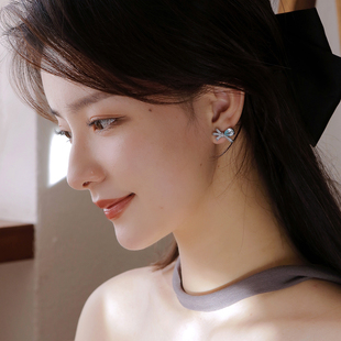 MISS HELEN珠宝托帕蓝小众设计蝴蝶锆石耳钉无耳洞耳夹女气质耳饰